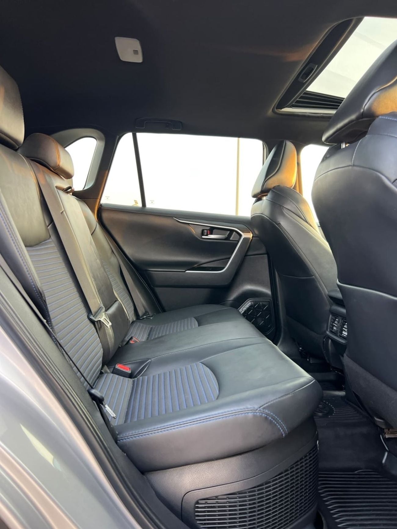 Toyota RAV4 2023 Toyota Rav4 Hybrid XSE Full Option 2.5L V4 - Sunrof - Leather Seat - AWD 4x4 - Rear Camera & Se