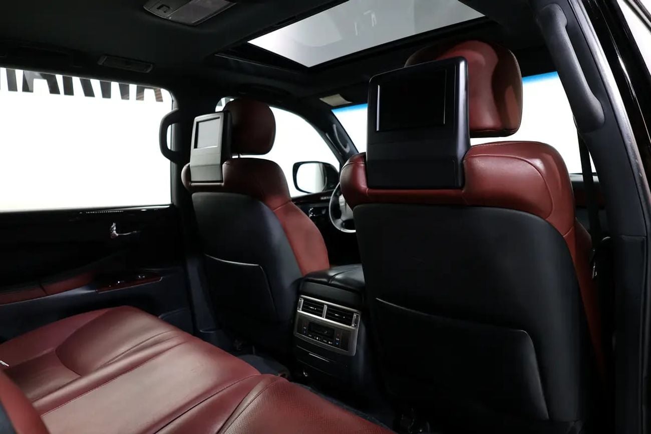 Lexus LX570 LX 570 Signature | GCC Specs | Pristine Condition