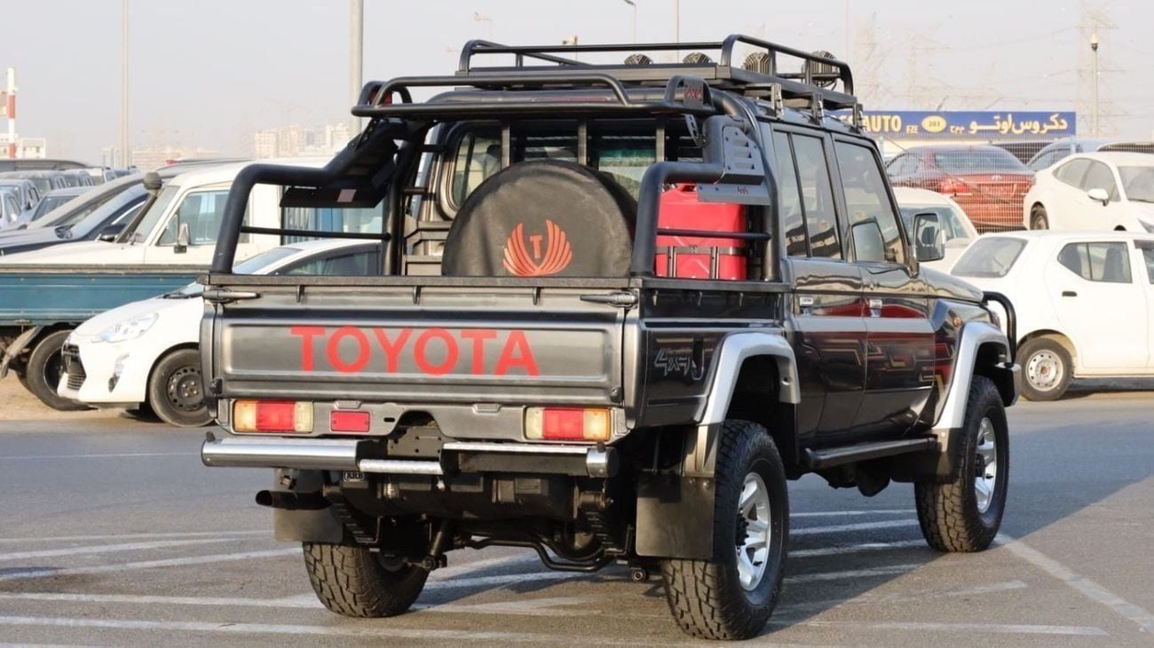 تويوتا لاند كروزر بيك آب