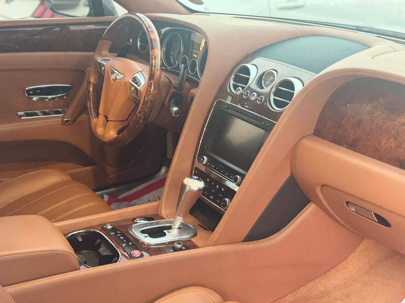 بنتلي فلاينج سبور V8