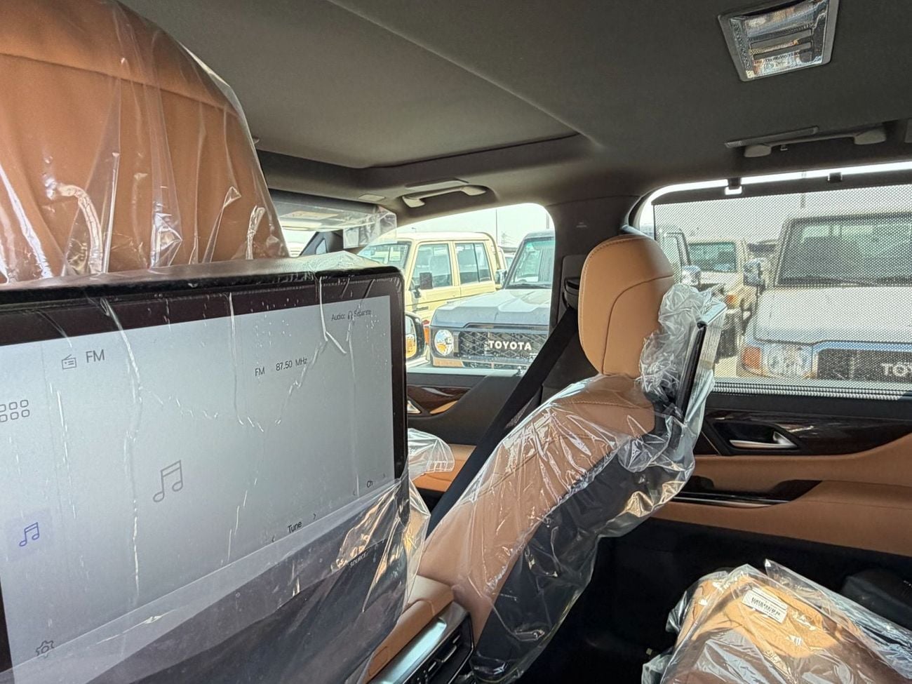 لكزس LX 700h SIGNATURE
