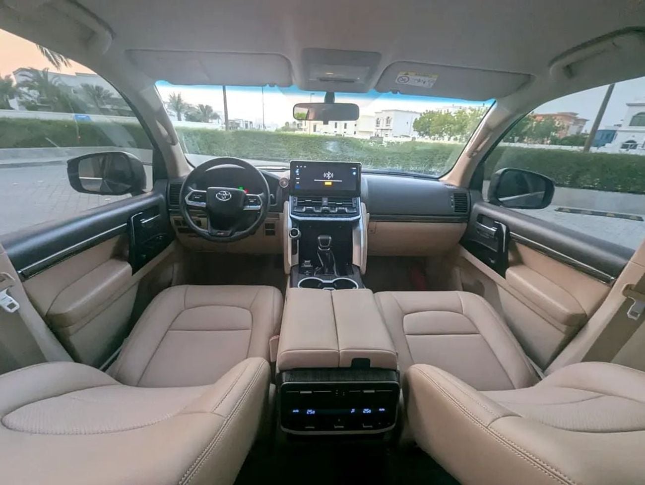 Toyota Land Cruiser GXR GCC specs Facelifted 2025 V6 4.0L Excellent Condition
