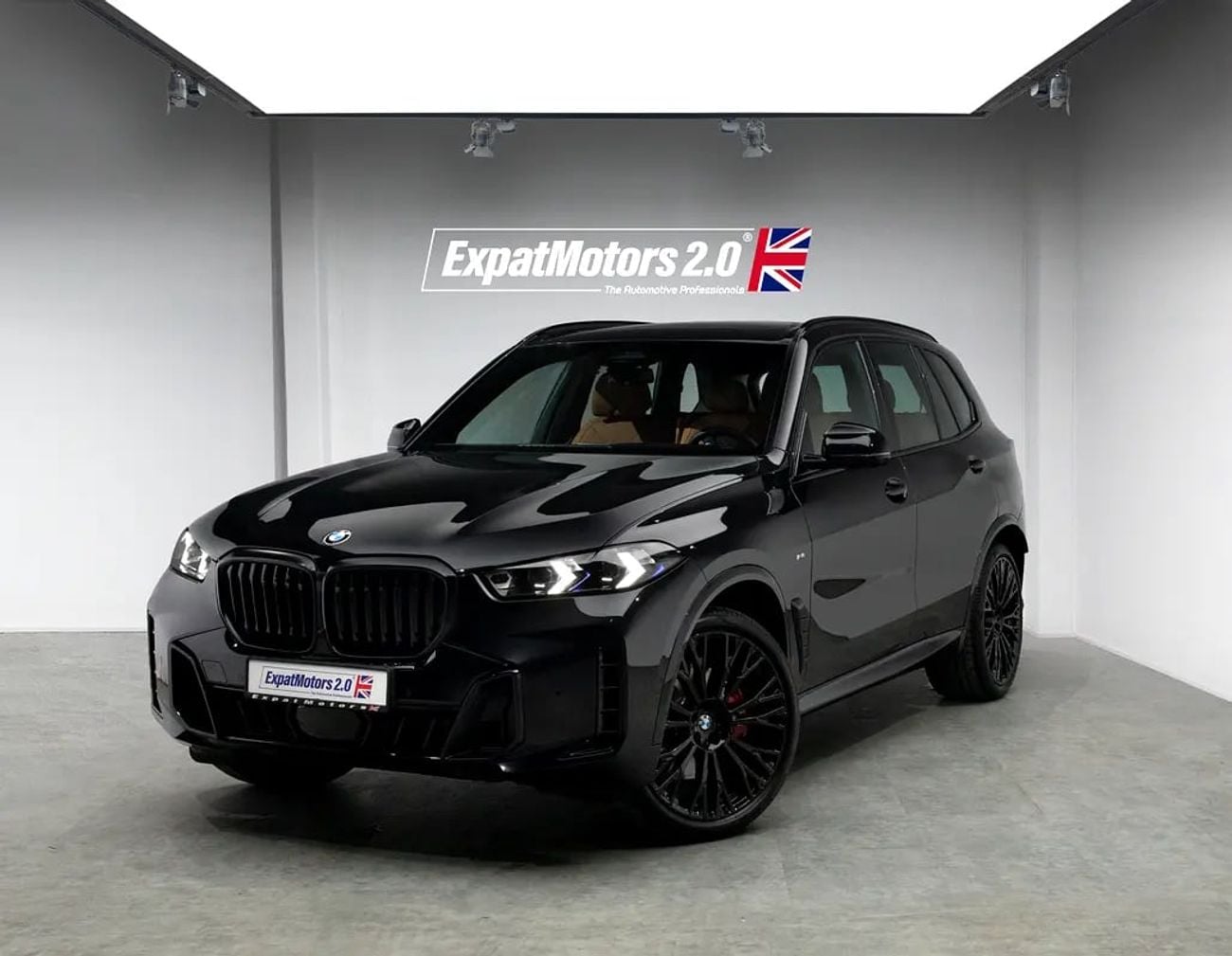 BMW X5 XDRIVE40i M SPORT Masterclass Shadow Line Low KM • Warranty + Service Package • GCC