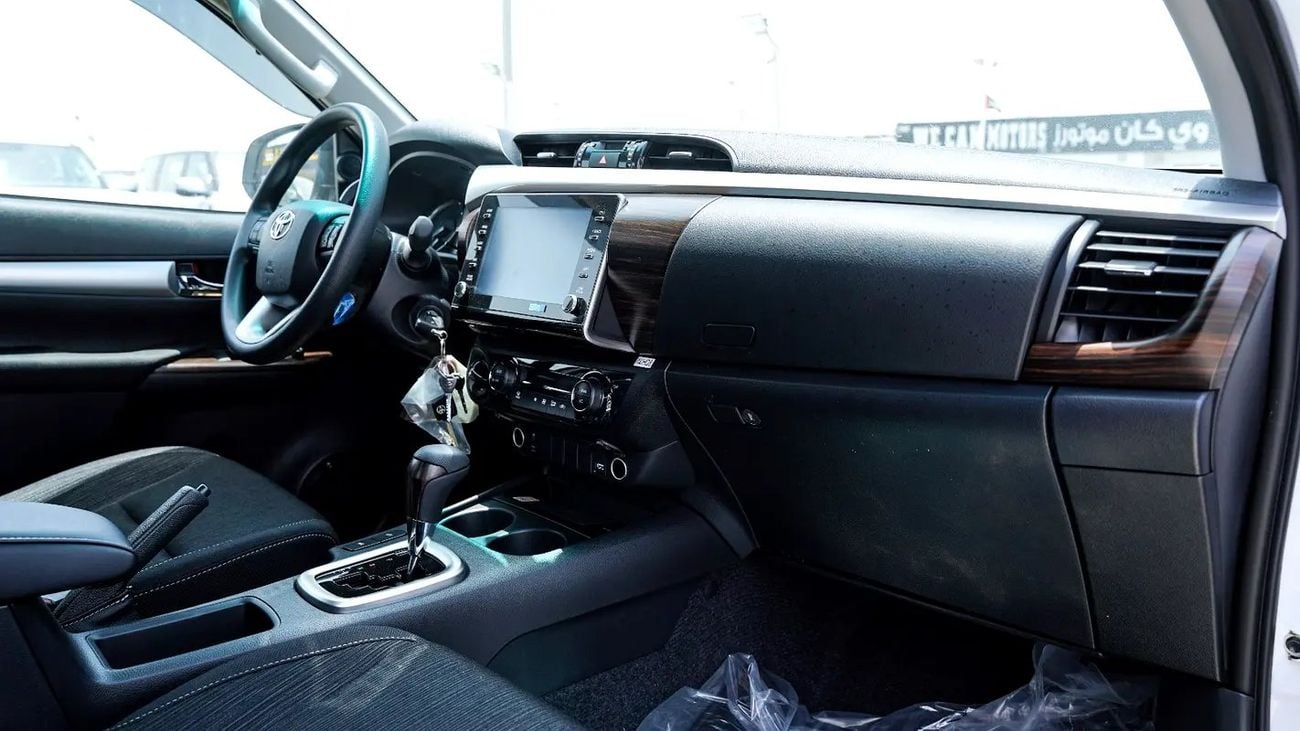 Toyota Hilux GLX 2.8 FULL GCC Specs