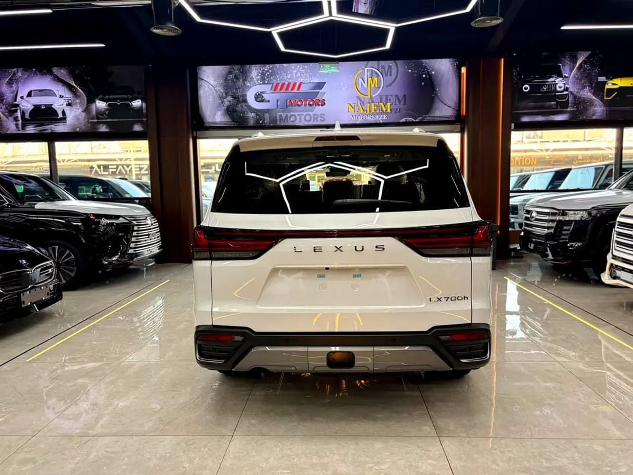 Lexus LX700h SIGNATURE / LX700 H SIGNATURE / WITHOUT PARK / GCC