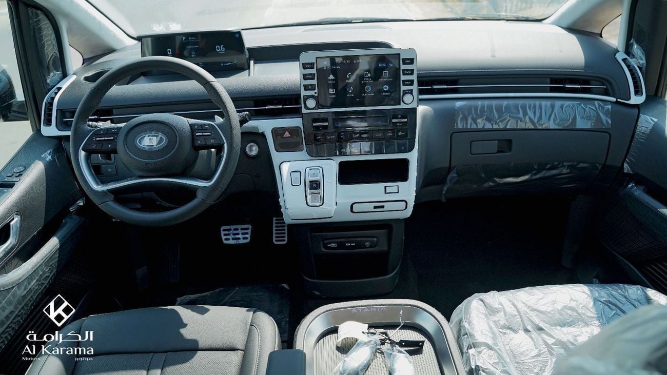 Hyundai Staria LUXURY | 3.5L - 9 Seater, 360° Rotating Seats, Push Start, Cruise Control, Remote Door