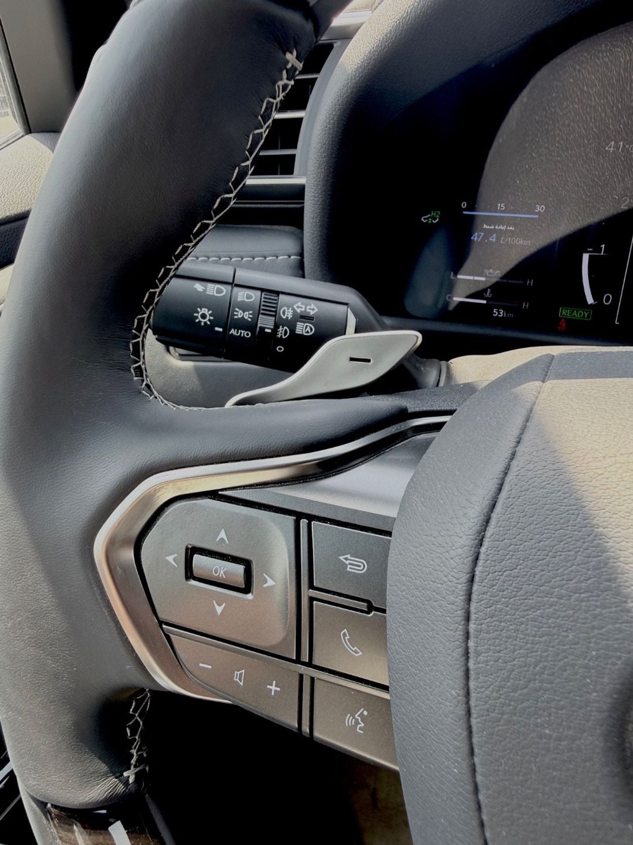 Lexus LX700h SIGNATURE LX700 3.5 Hybrid without Auto Park White Color with Black interior 2026 Model