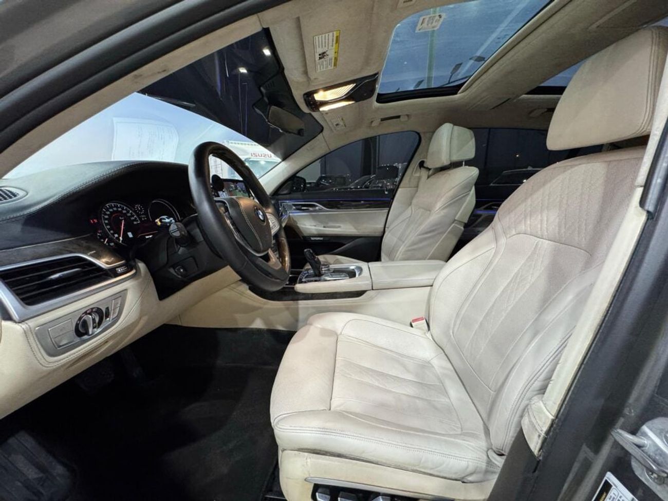 بي أم دبليو 750i