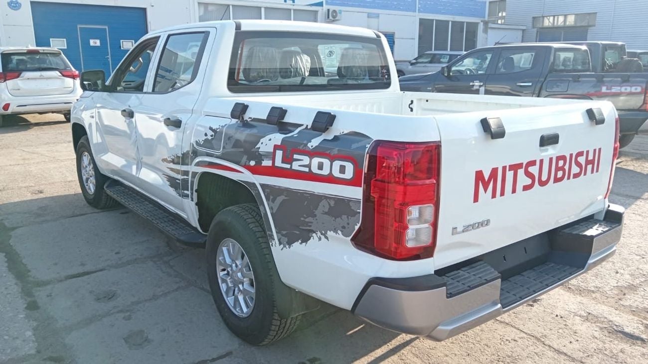 ميتسوبيشي L200 GL ميتسوبيشي L 200 2.4 لتر 4*4 ديزل MT 2026 للتصدير فقط