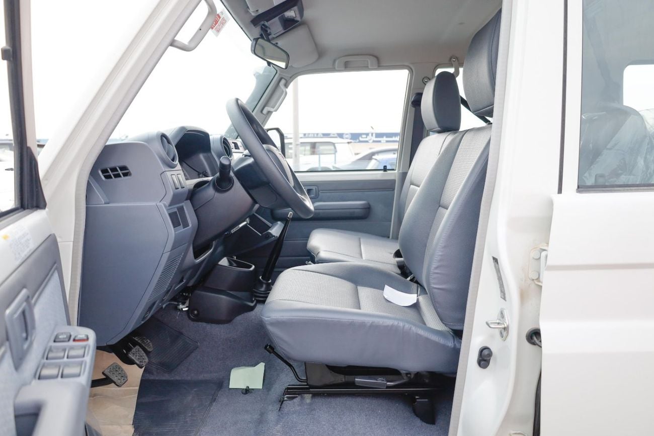 Toyota Land Cruiser 70 LC76 HARD TOP