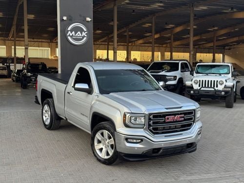 جي أم سي سييرا 1500 REG/CAB SLE Z71 محرك V8 سعة 5.3 لتر / عداد كيلومترات منخفض / رادار / لون ناقل الحركة / تشغيل عن بعد / مساعدة على الط