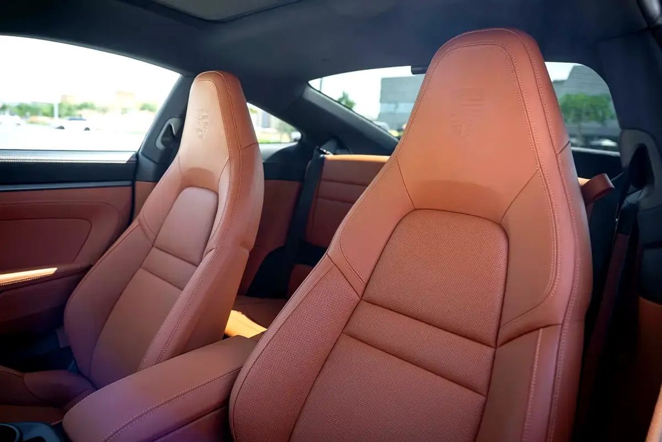 Porsche 911 CARRERA 992.2 | Warranty Till