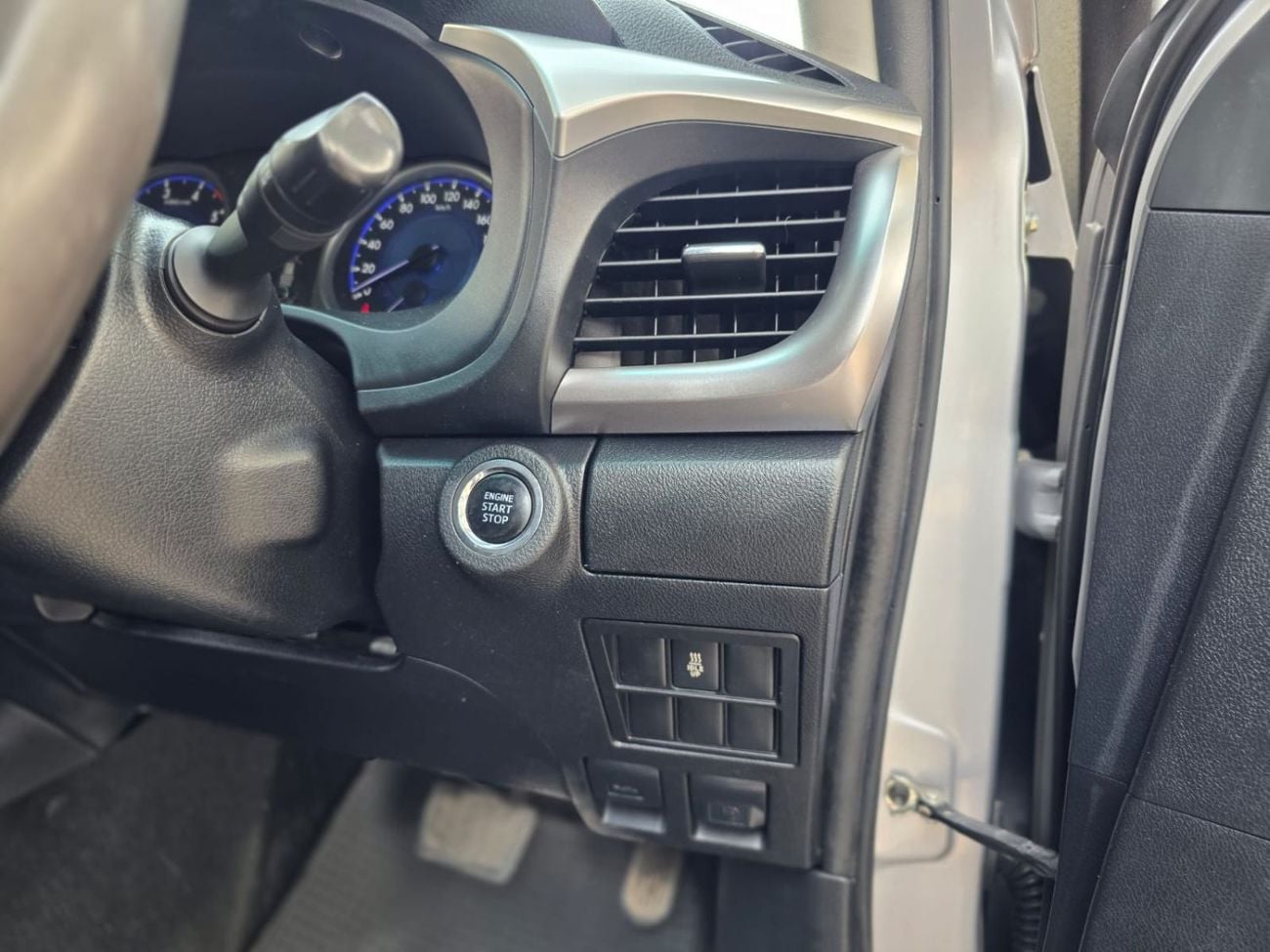 تويوتا هيلوكس DLS 2.8 Diesel Engine - 4WD - AT