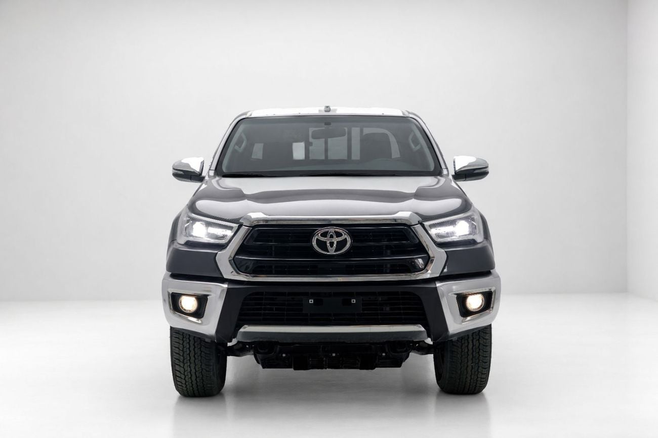 تويوتا هيلوكس SR5 2.7 لتر، رمادي معدني، أسود من الداخل | للتصدير فقط