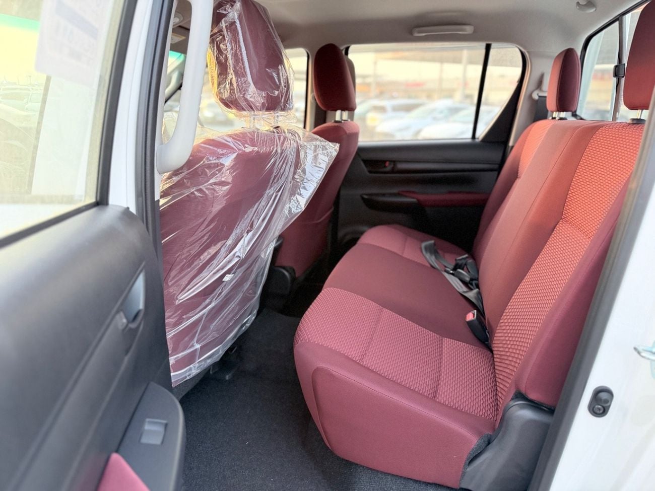 Toyota Hilux DLX TOYOTA HILUX (GUN125) 2.4L Pick-up 4WD 4 Doors