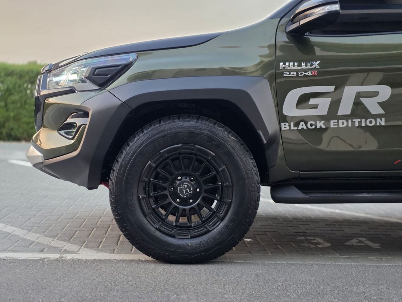 تويوتا هيلوكس GR Body Kit Installed - 2.8 - Diesel - 4WD - AT
