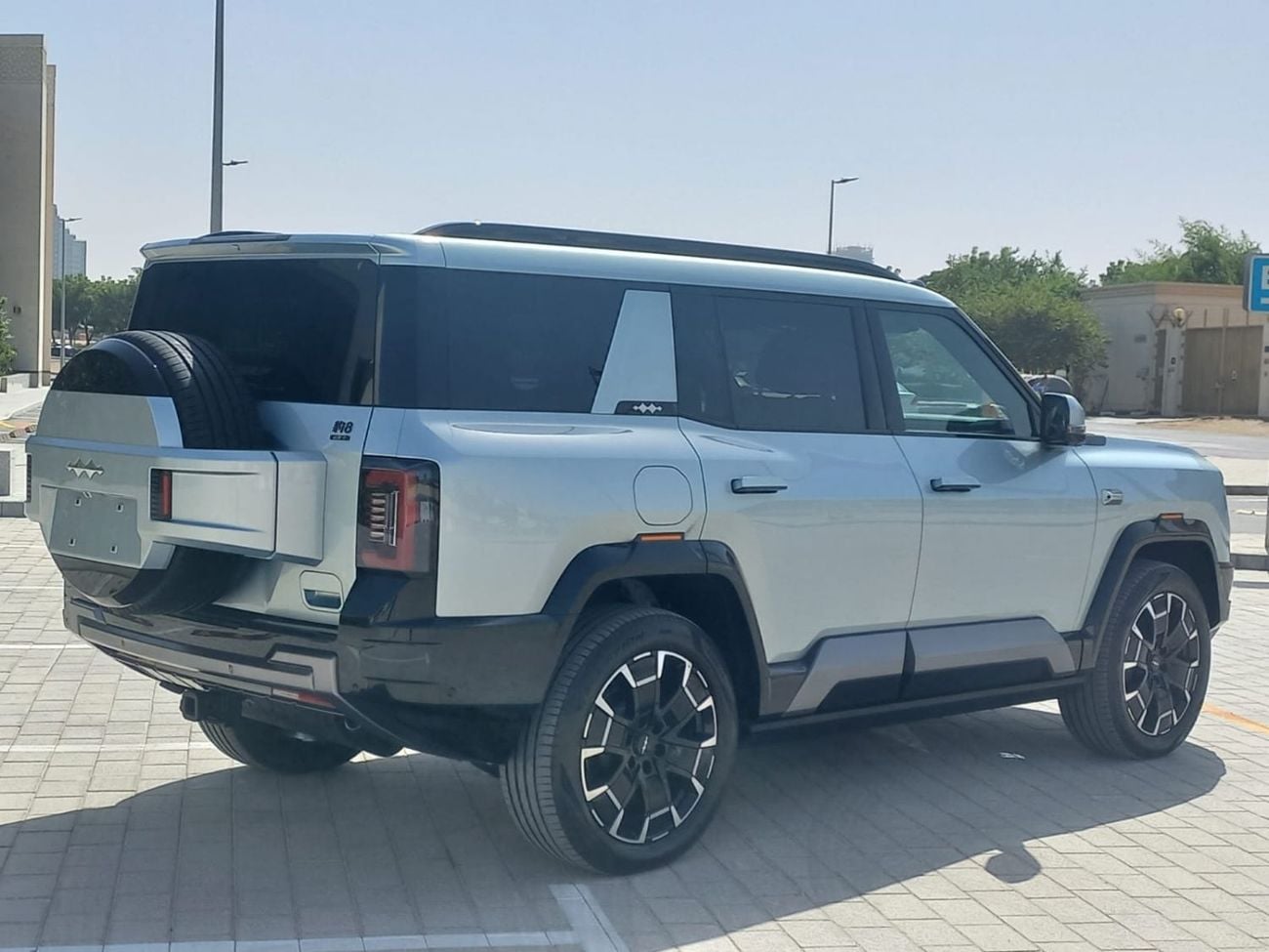 BYD Leopard 8 FLAGSHIP