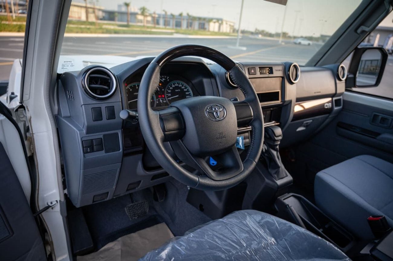 Toyota Land Cruiser S- DLX