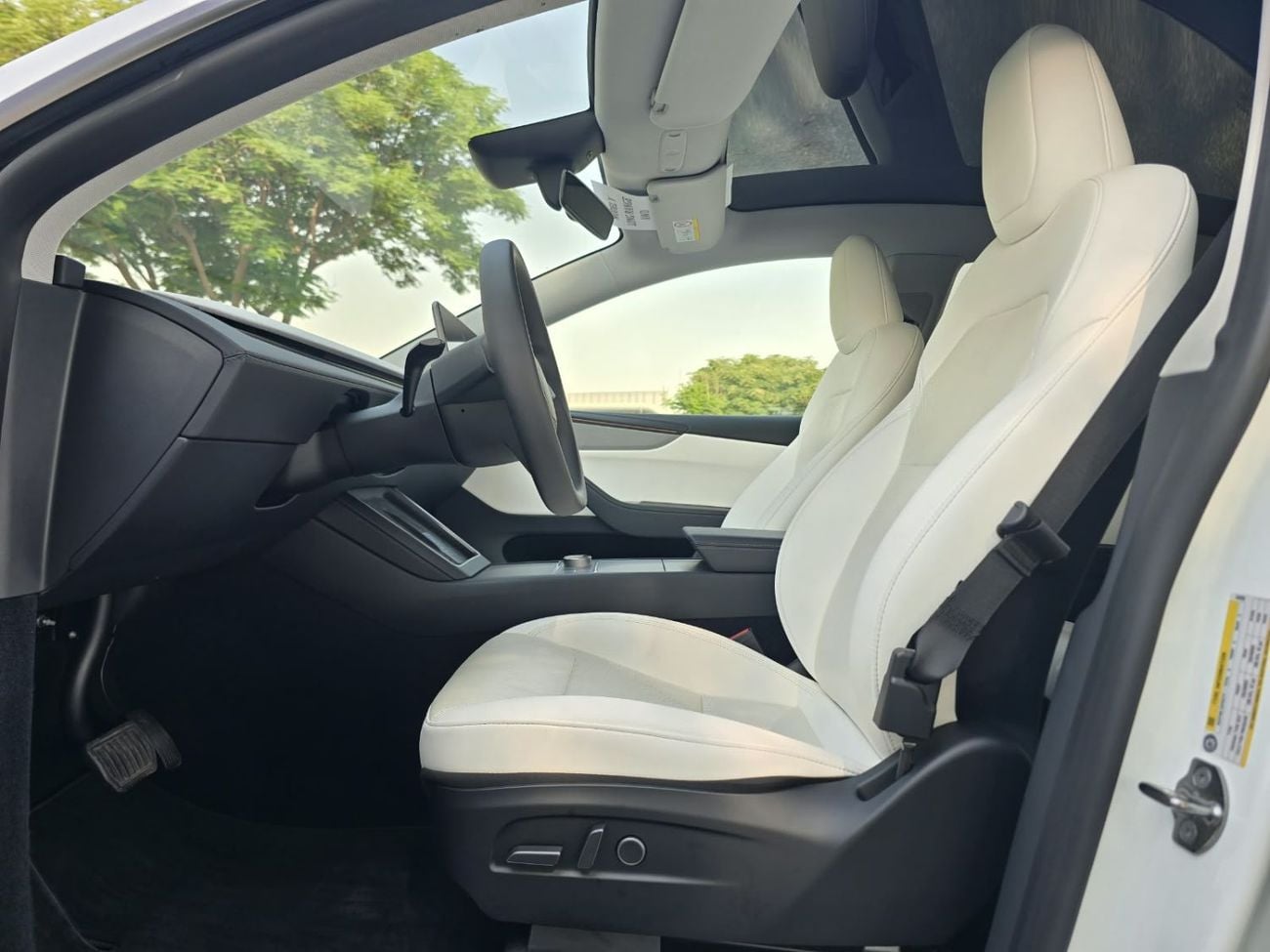 Tesla Model Y LONG RANGE TESLA MODEL Y LONG RANGE AWD PREMIUM 2025 GCC WITH 8 YEARS TESLA DUBAI AGENCY WARRANTY IN MINT COND
