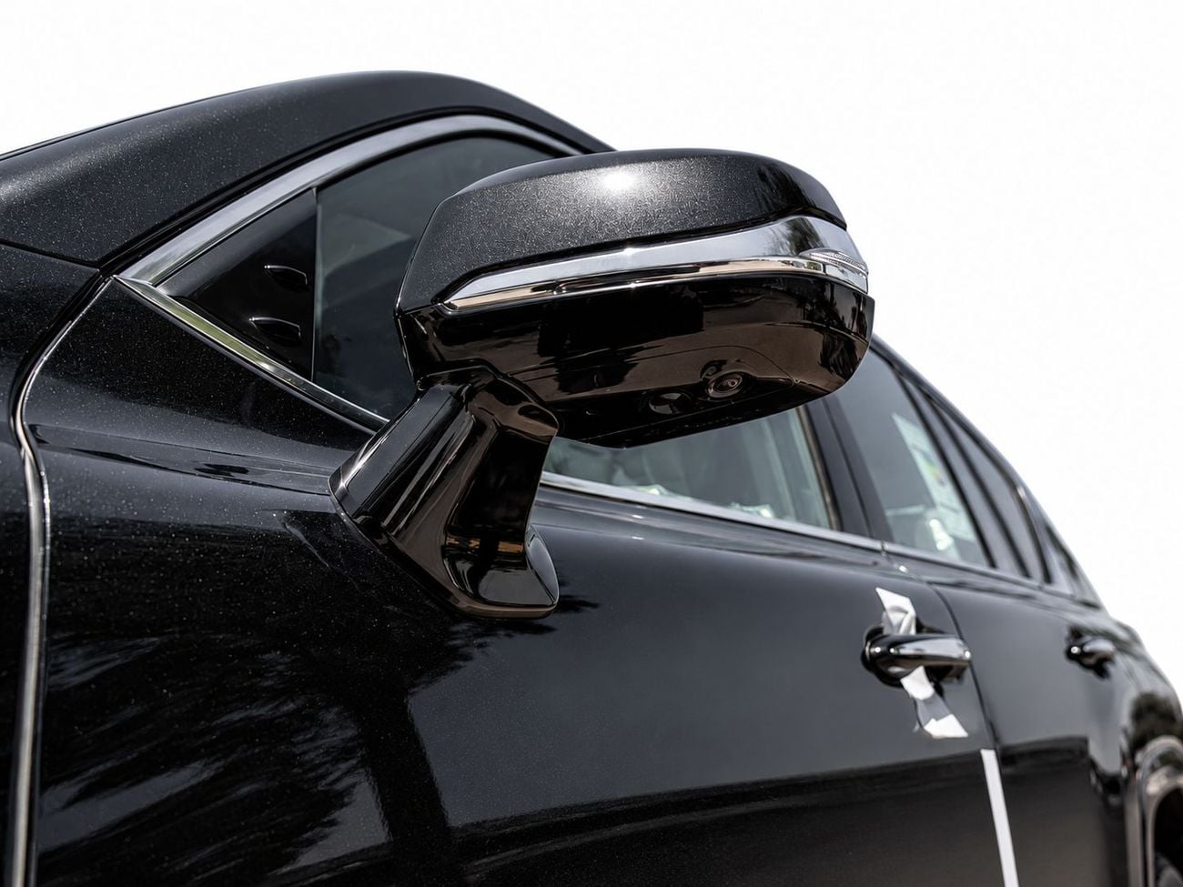 لكزس LX 700h ECTAV0007 - لكزس LX700h VIP موديل 2026 - محرك 3.5 لتر هجين أوتوماتيكي - رمادي مع بيج