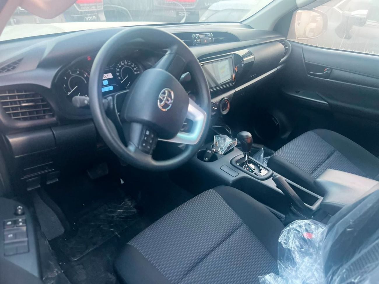 تويوتا هيلوكس TOYOTA HILUX DOUBLE CABIN || 2.4L DIESEL 4×4 | WHITE 2026