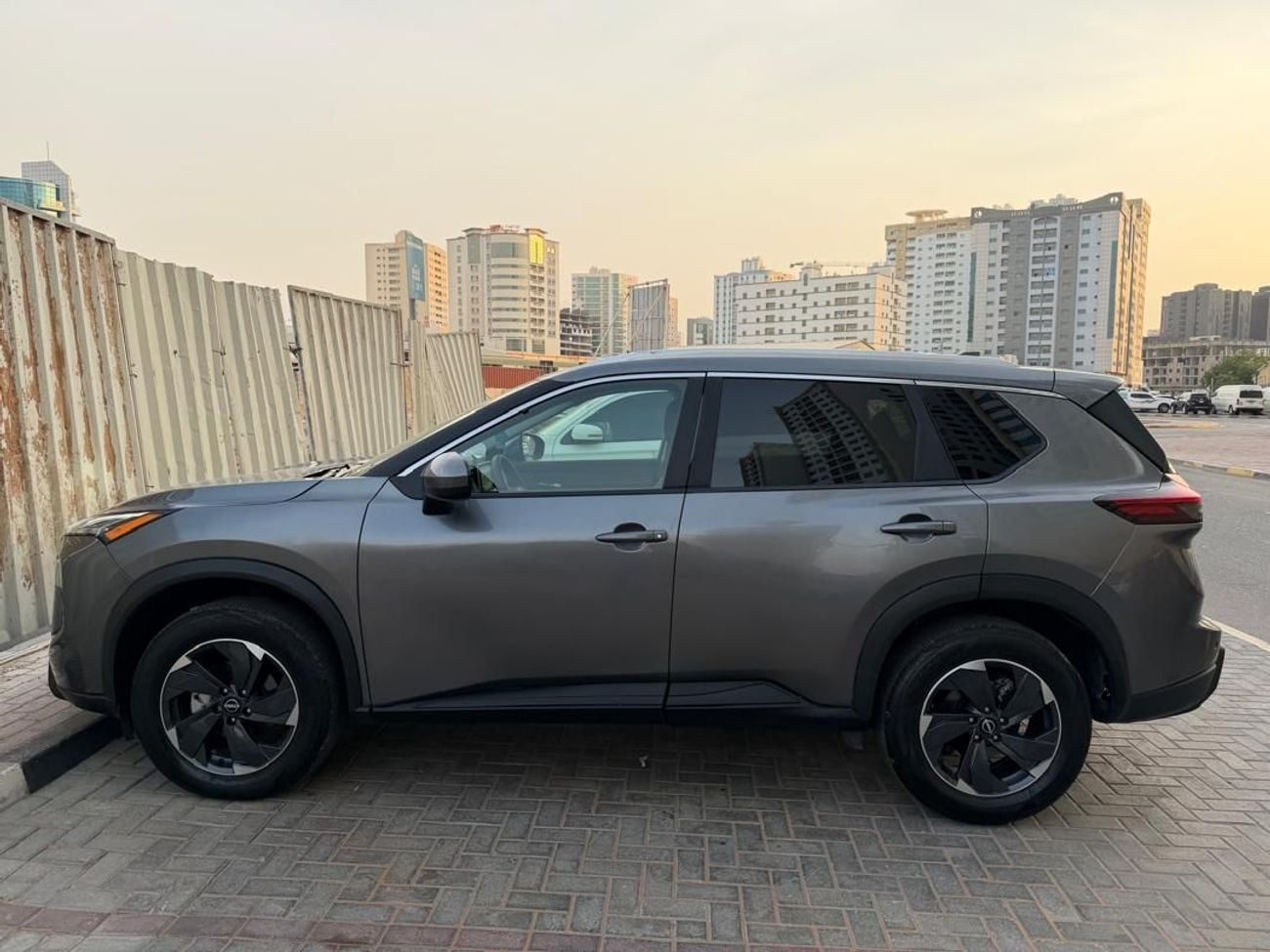 نيسان روج SV