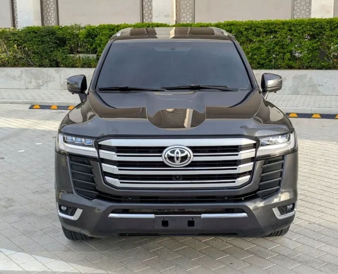 Toyota Land Cruiser GXR Toyota landcruise 2013Model Facelifted 2025 4.0L V6 petrol Engine Colour Black push start Transm