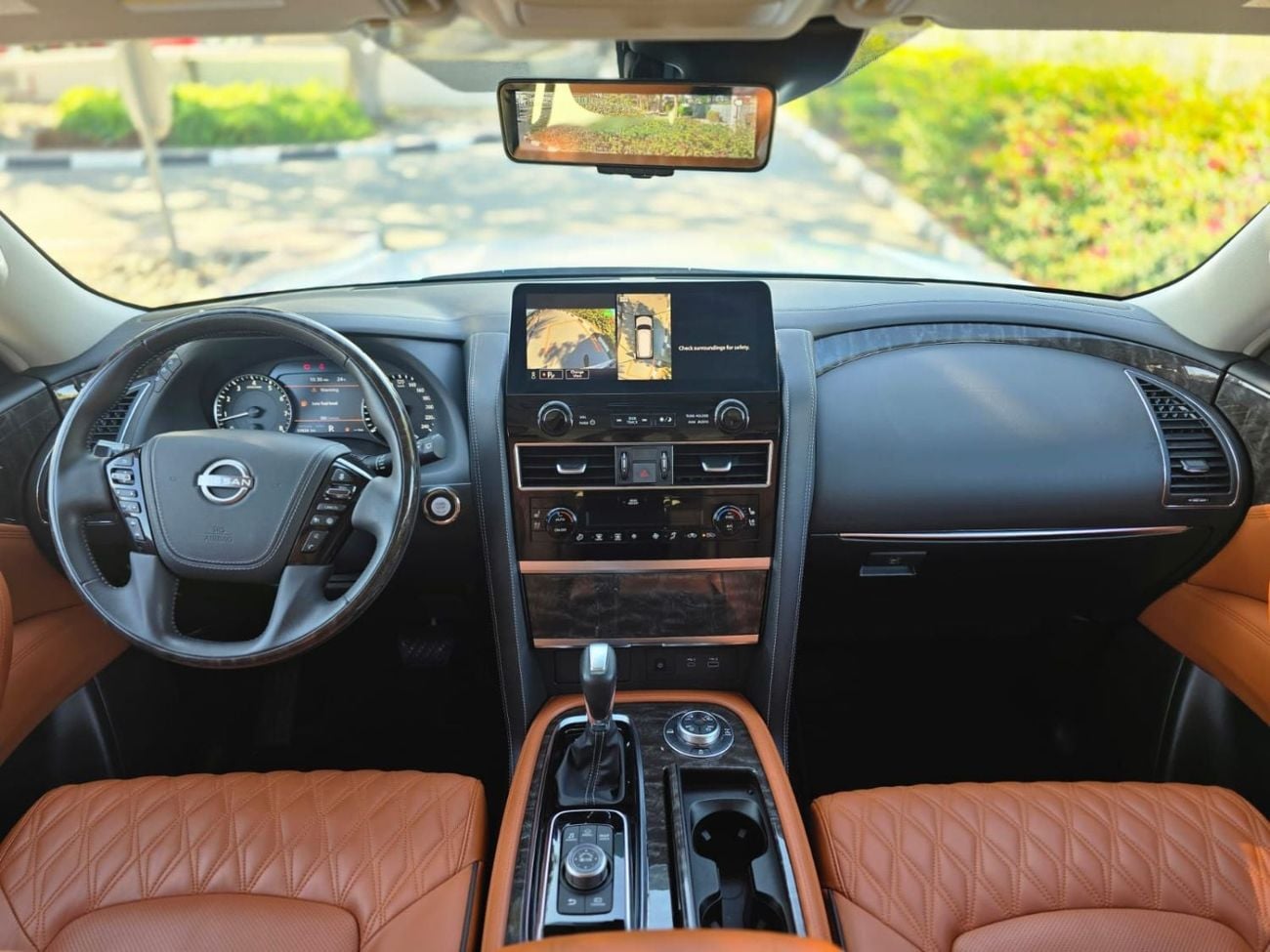 Nissan Patrol LE PLATINUM CITY NISSAN PATROL LE PLATINUM CITY 2022 GCC SINGLE OWNER WELL MAINTAINED IN MINT CONDITION