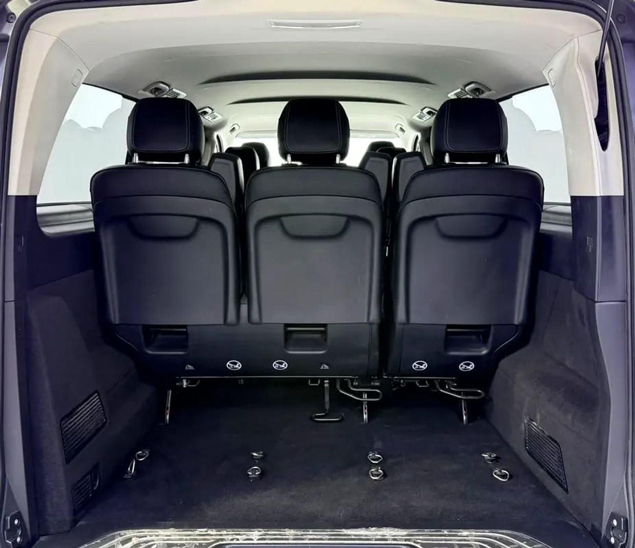 Mercedes Benz V300 V300, Mercedes Warranty + Service Pack, Full MB Service History, Low Km, GCC