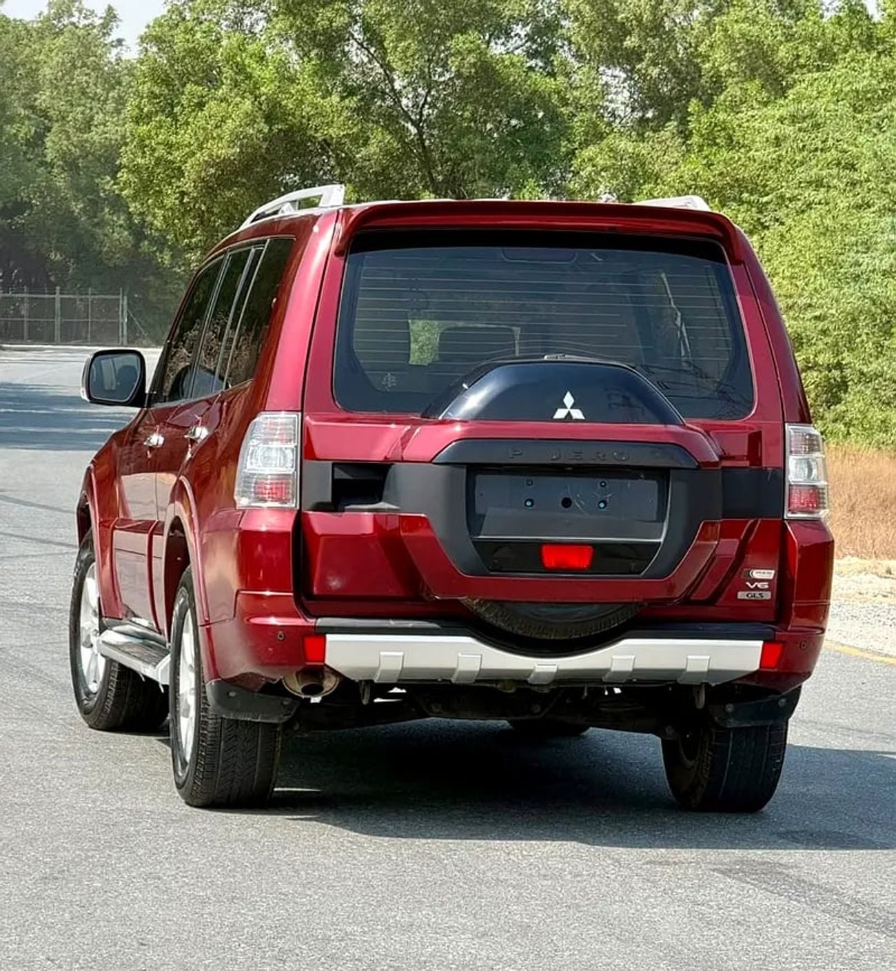 Mitsubishi Pajero GLS GCC Specs