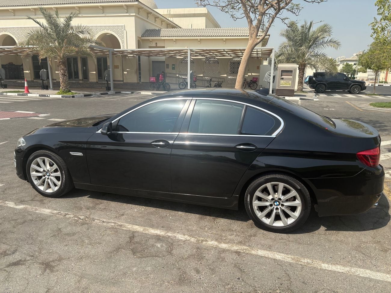BMW 528i EXCLUSIVE