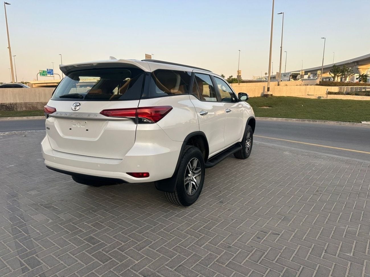 Toyota Fortuner EXR Fortuner 2023 V4 LHD Petrol 2.7L