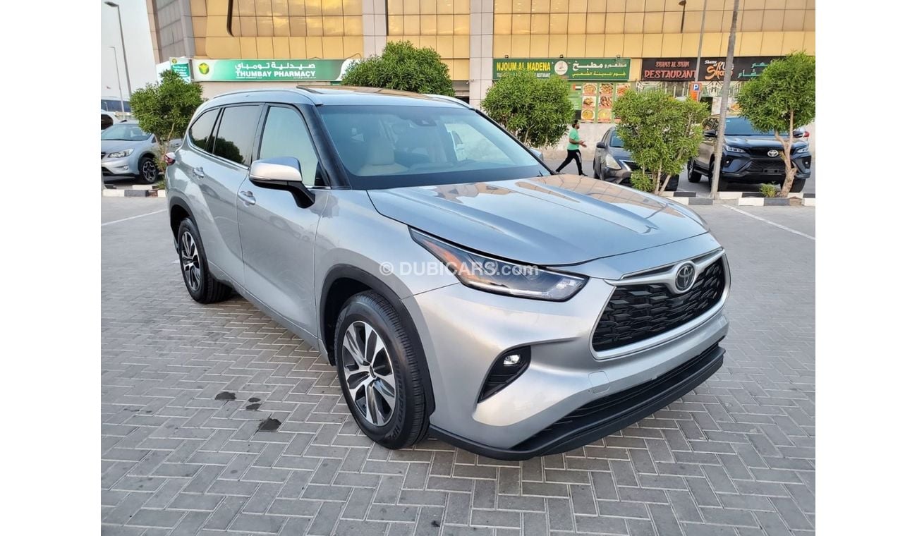 Used Toyota Highlander 2021 for sale in Dubai - 651990