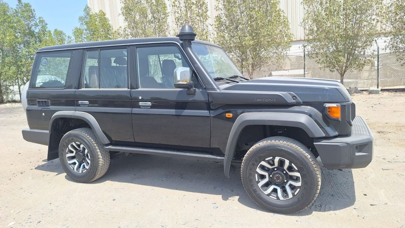 Toyota Land Cruiser 70 LC76 LX