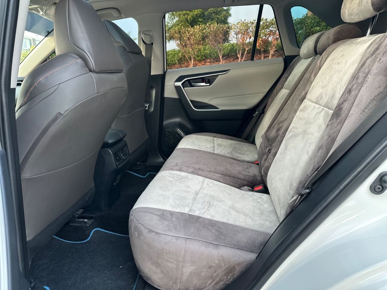Toyota RAV4 ADVENTURE