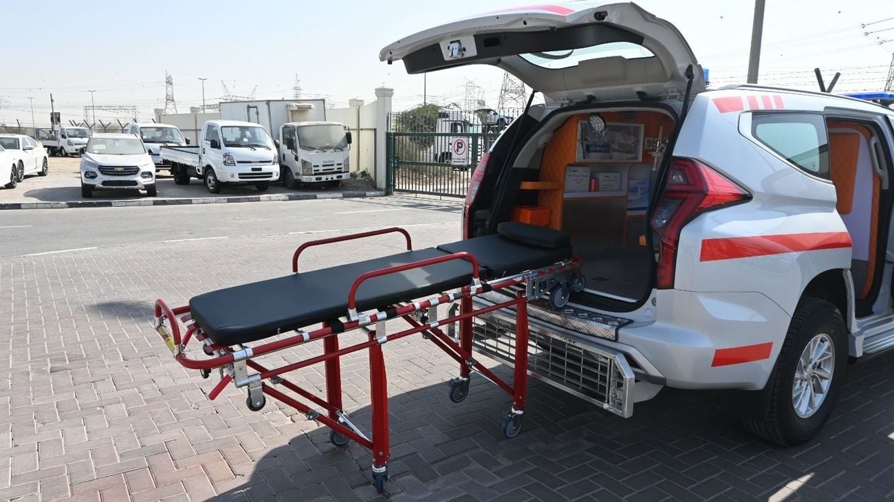 Mitsubishi Pajero MITSUBISHI PAJERO 2.5L AMBULANCE 4WD A/T 7 SEATER (2023 MY)