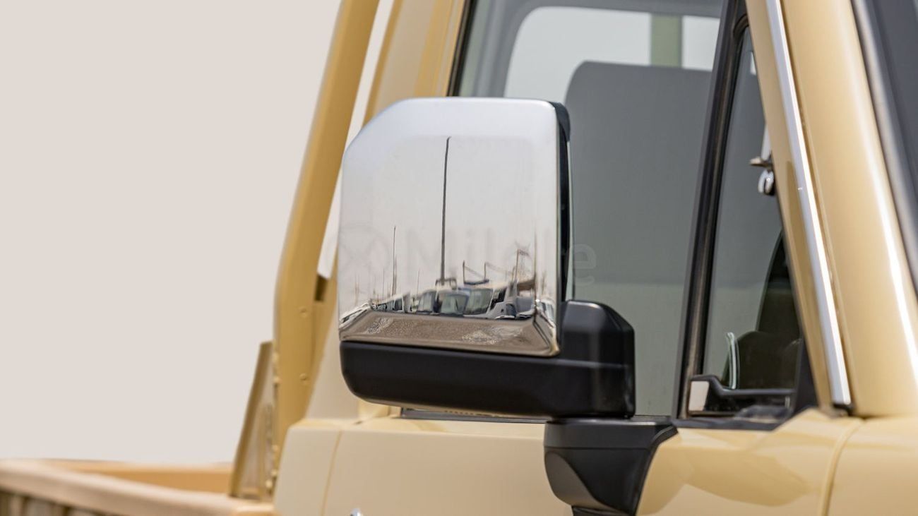 تويوتا لاند كروزر بيك أب 70 LC79 LX LX