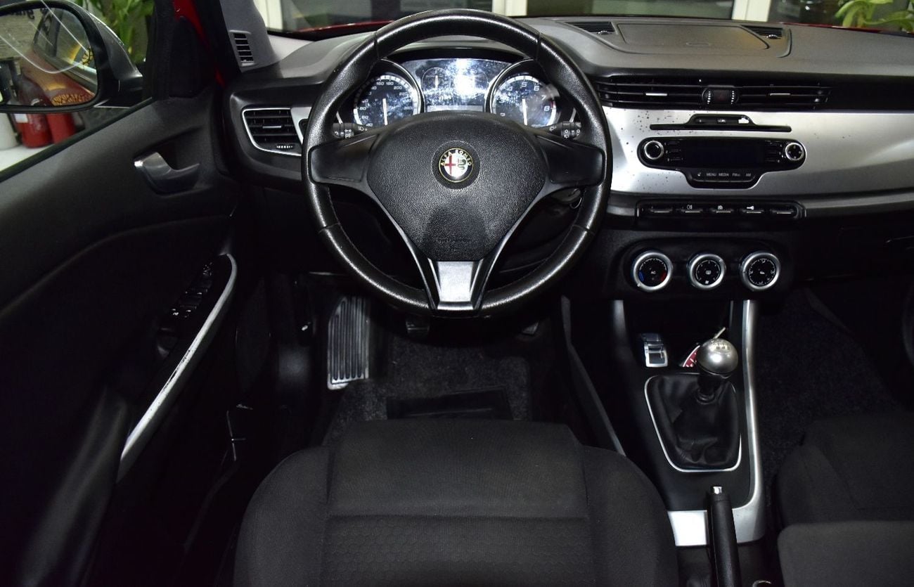 Alfa Romeo Giulietta DISTINCTIVE EXCELLENT DEAL for our Alfa Romeo Giulietta ( 2013 Model ) in Red Color Japanese Specs