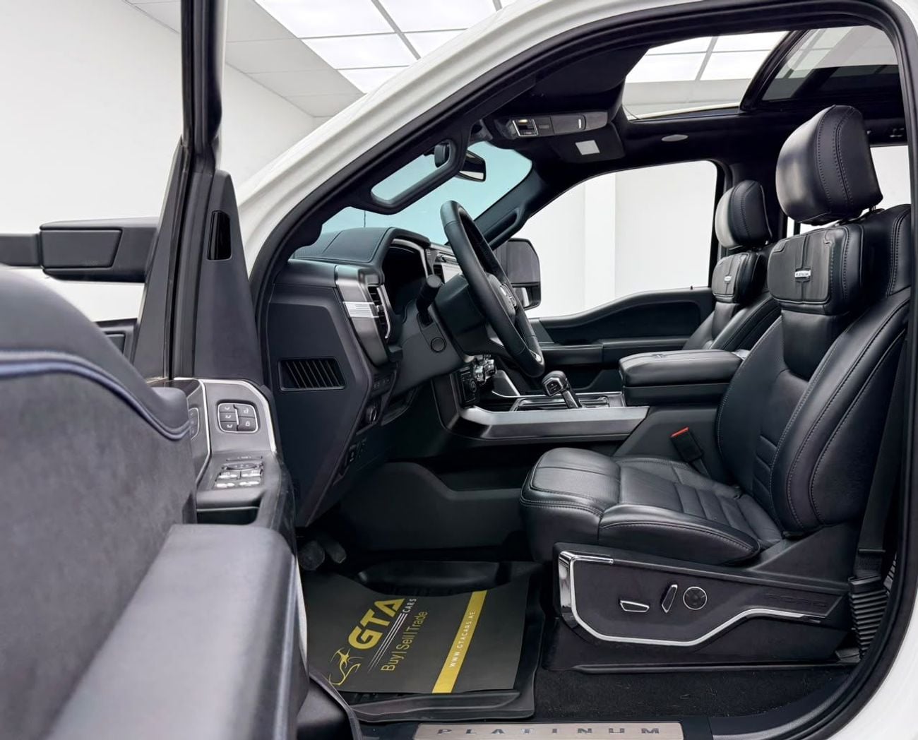 فورد F 150 PLATINUM فورد F-150 بلاتينيوم 2024، ضمان فورد لمدة 5 سنوات + باقة خدمة، سجل صيانة كامل لدى فورد، دول مجلس الت