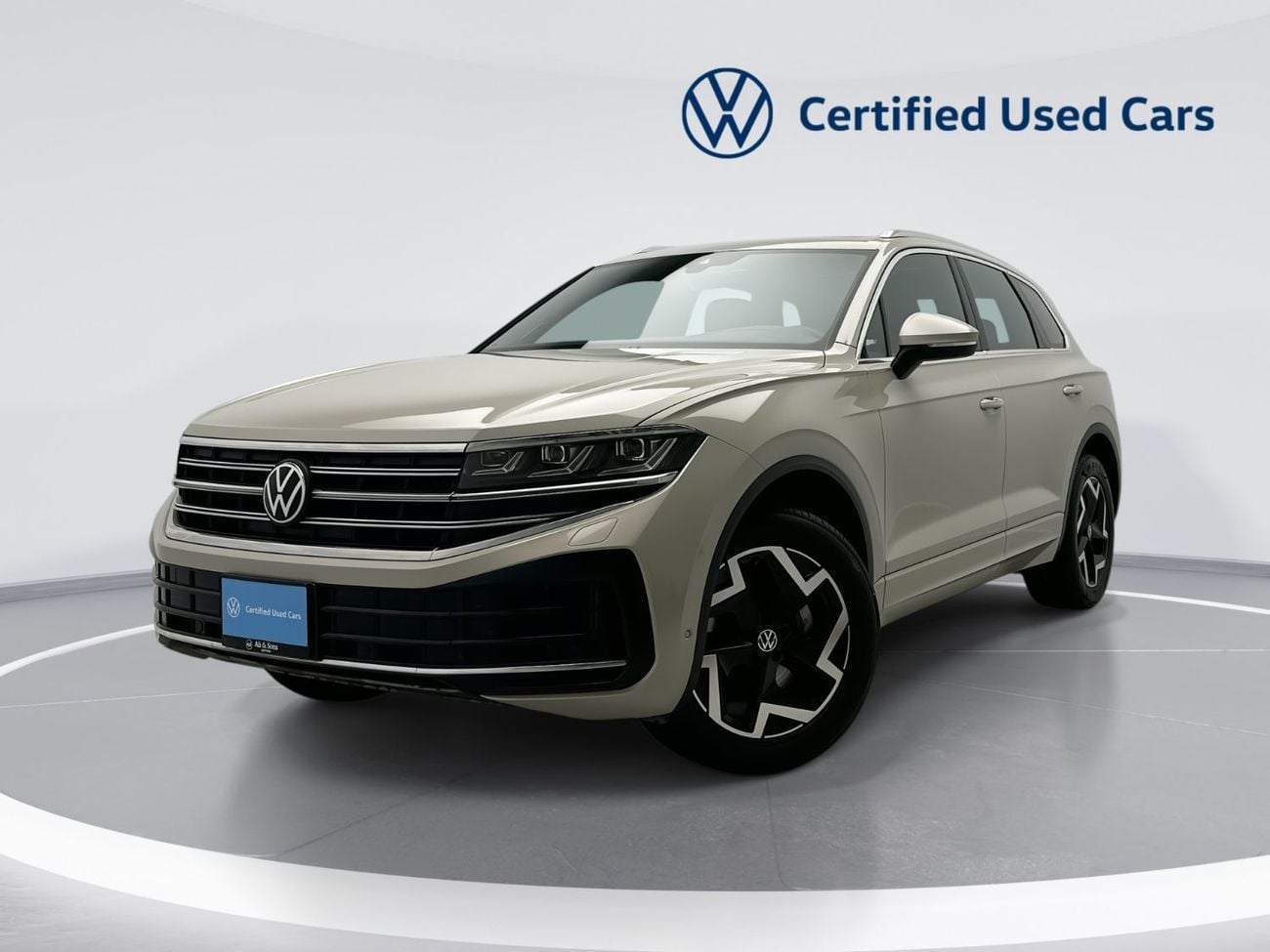 فولكس واجن طوارق ELEGANCE Touareg Elegance++ 3L | Ex-Demo | Coventry 19" Black Alloys | Varenna Leather | Massage Seats | Head