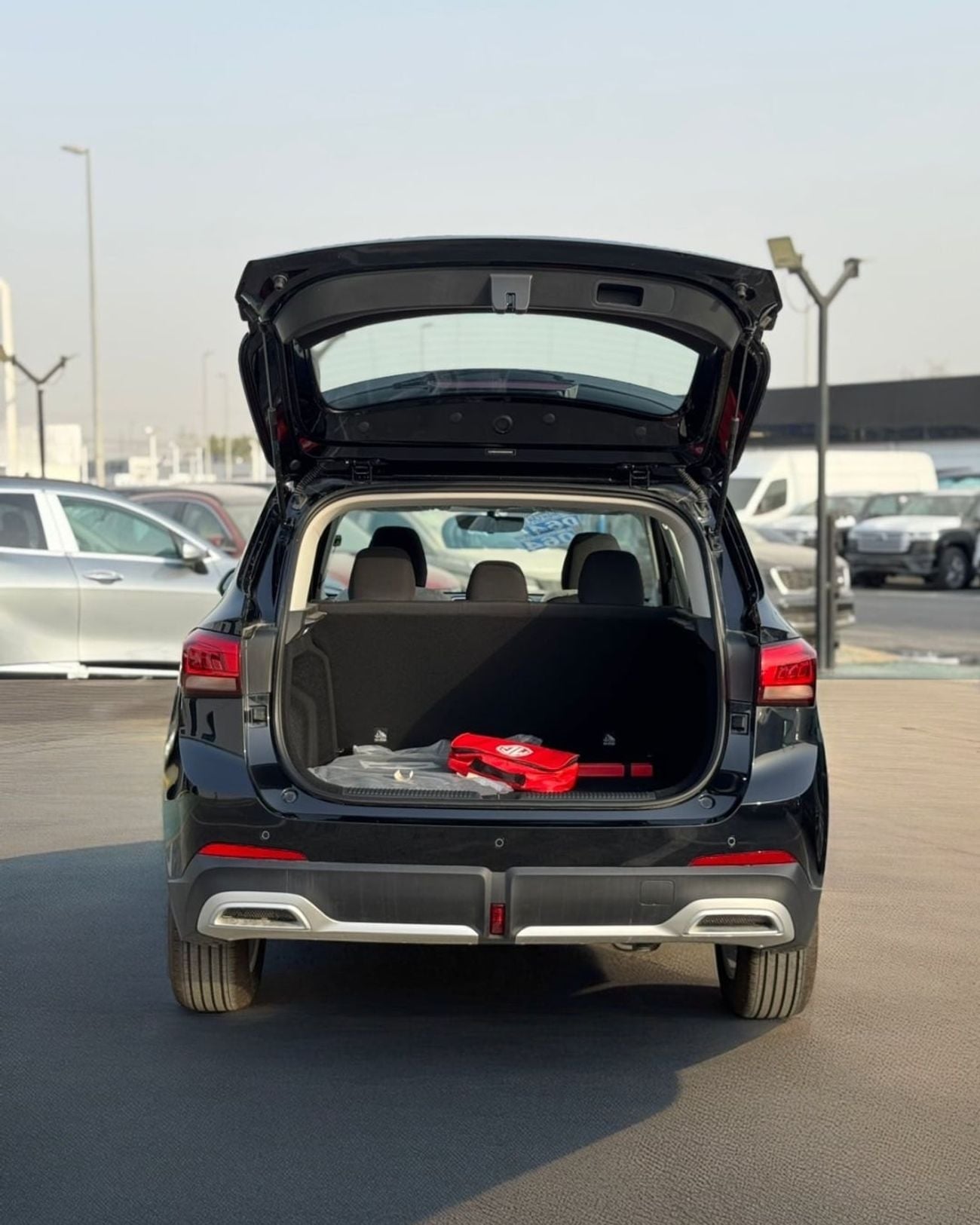 MG ZS STANDARD 1.5L - 2026 MODEL GCC - BLACK COLOR