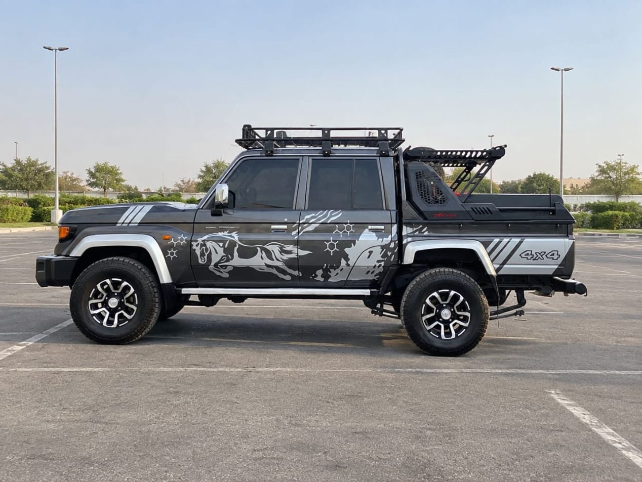 Toyota Land Cruiser Pick Up Toyota landcruise pickup 2016model 4.5L v8 1vd diesel engine Colour Grey Transmission Manual Interior grey 5seater 4DOORs