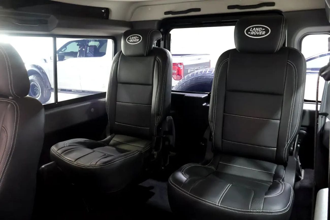 Land Rover Defender !! || GCC Specs || Manual || Super clean