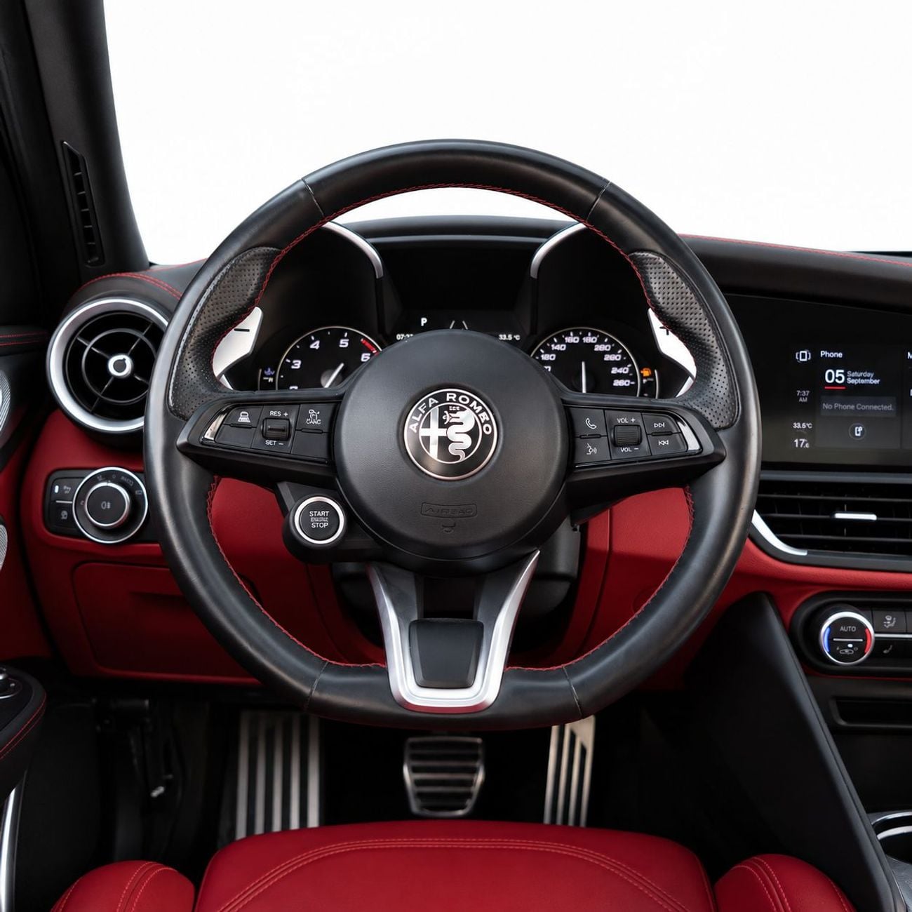 Alfa Romeo Giulia VELOCE AED 1,724 P.M • 0% Downpayment • Alfa Romeo Giulia Veloce • Agency Warranty And Service Contract
