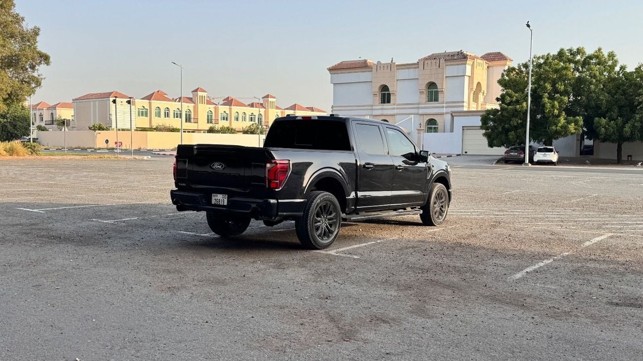 Ford F-150 LARIAT CREW CAB