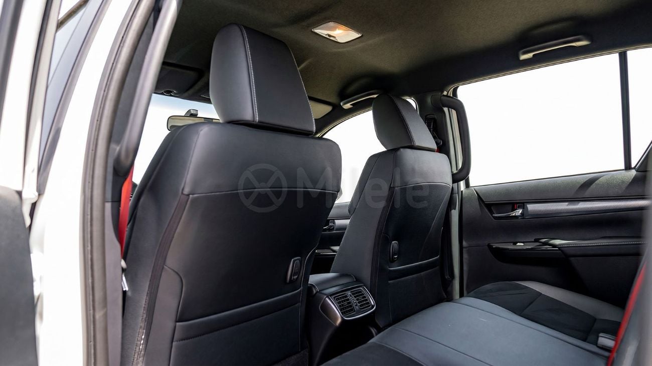 Toyota Hilux GR SPORT