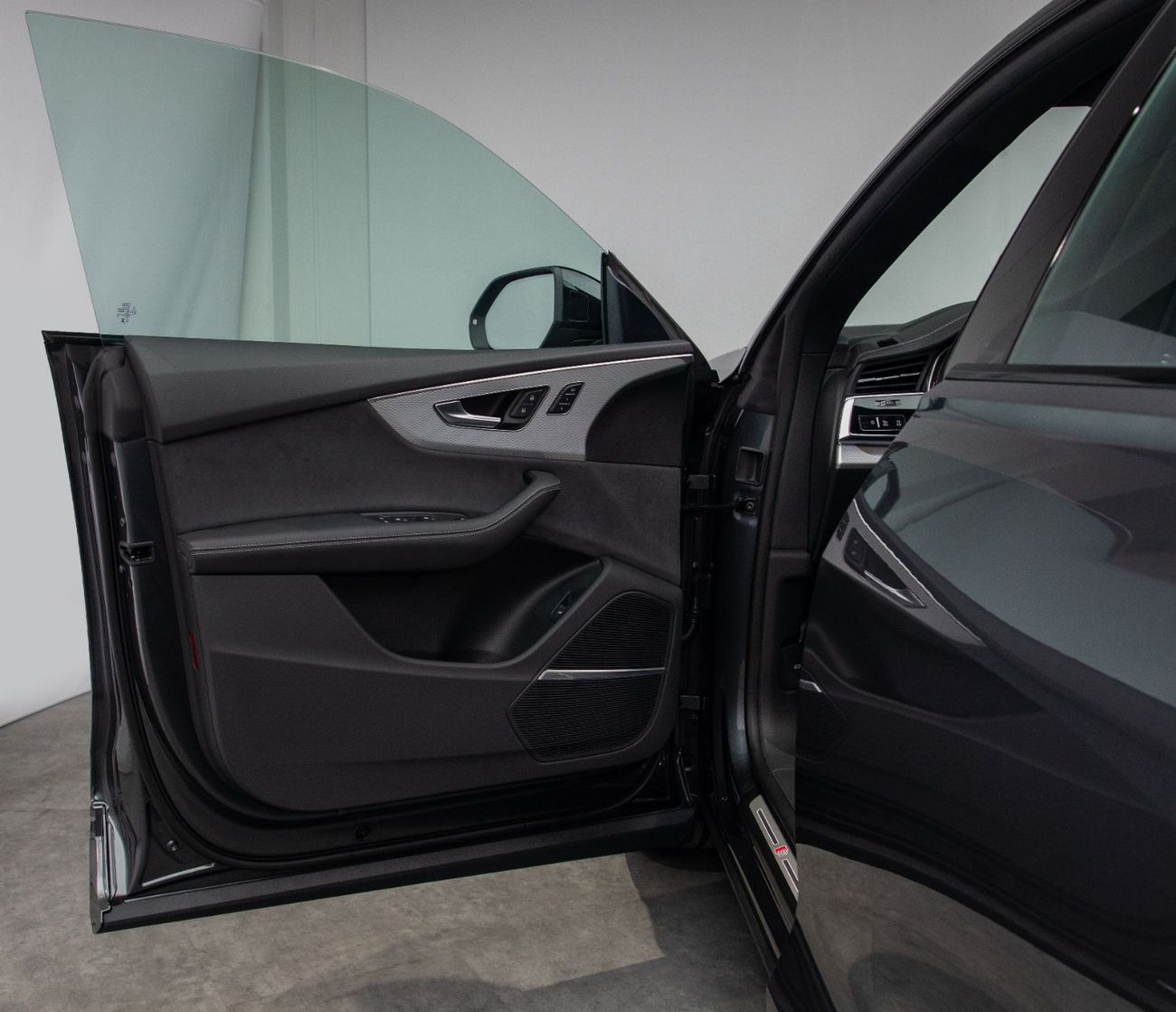 أودي Q8 55 TFSI PROGRESS BLACK