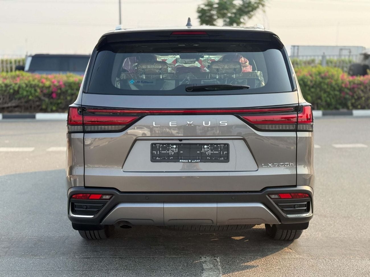 Lexus LX700h SIGNATURE BRAND NEW GCC SPEC UNDER WARRANTY AND SERVICE