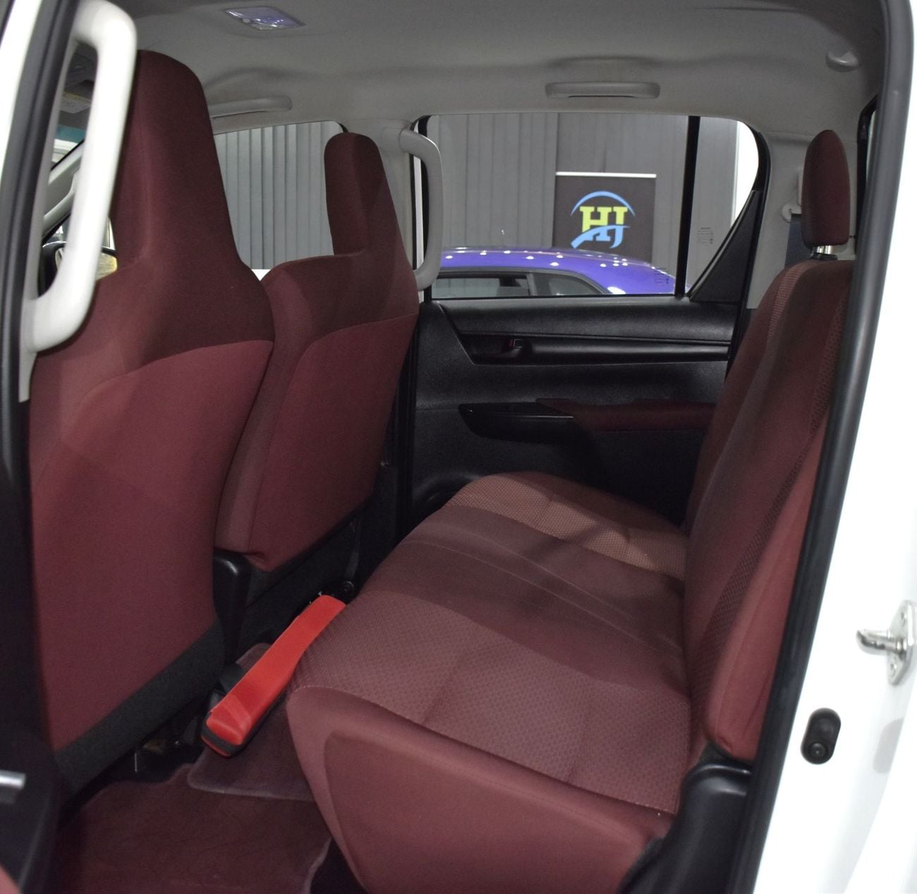 Toyota Hilux SGLX EXCELLENT DEAL for our Toyota Hilux 4WD ( 2025 Model ) in White Color GCC Specs