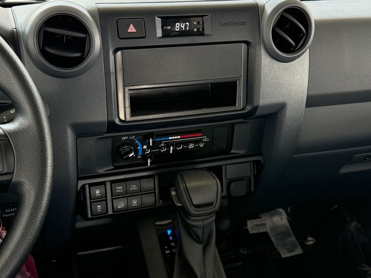 Toyota Land Cruiser 70 LC 78 HARDTOP 2.8L AT **EXPORT ONLY**التصدير فقط خارج الخليج***